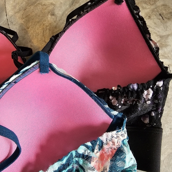 Lot Of 2 Victorias Secret PINK Floral  Racerback Padded Pull On Bralette's Sz. S - Picture 4 of 7